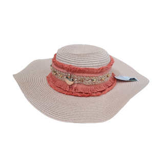Sombrero de playa amplio con detalles textiles aplicados a mano