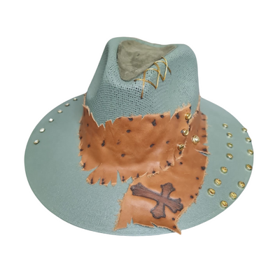 Sombrero verde azulado decorado con cinta