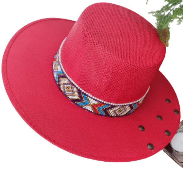 Sombrero estilo español con cinta de chaquira de cristal en diseño chedron