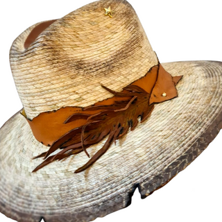 Sombrero de palma con cinta de vinipiel