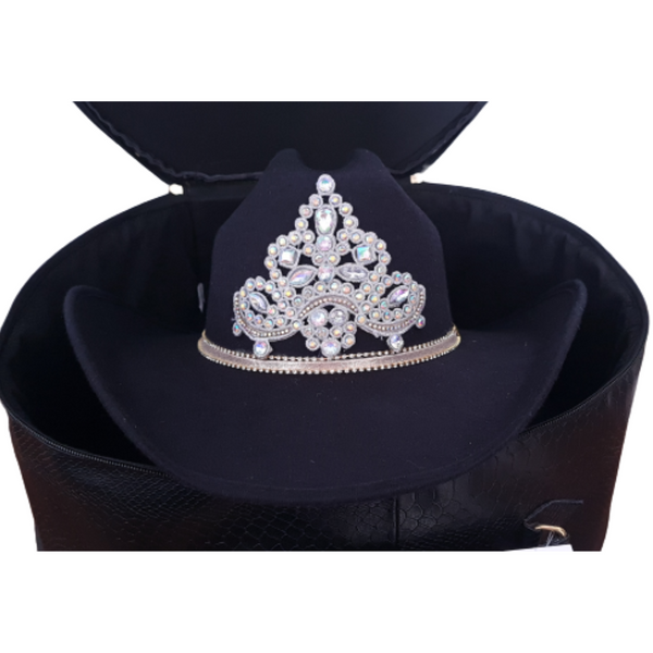 Sombrero texana de gamuza con aplicación de corona formada con cristales, estuche incluido