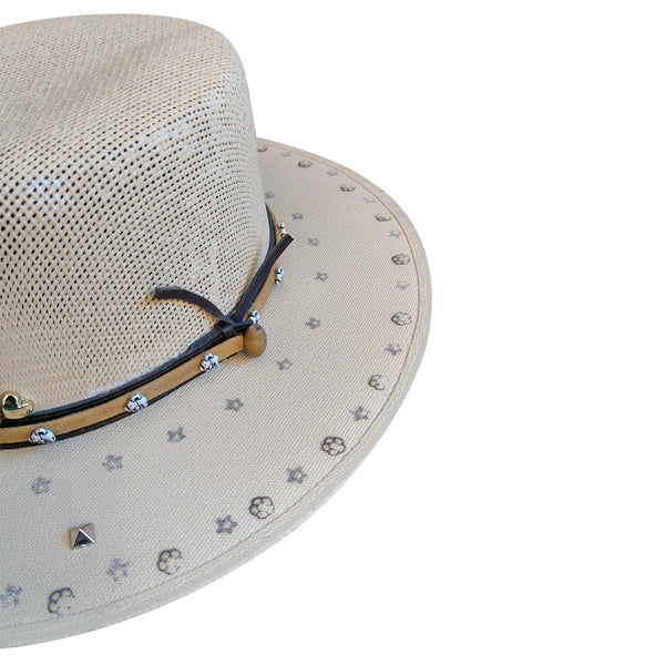 Sombrero estilo español con cintas y estoperoles