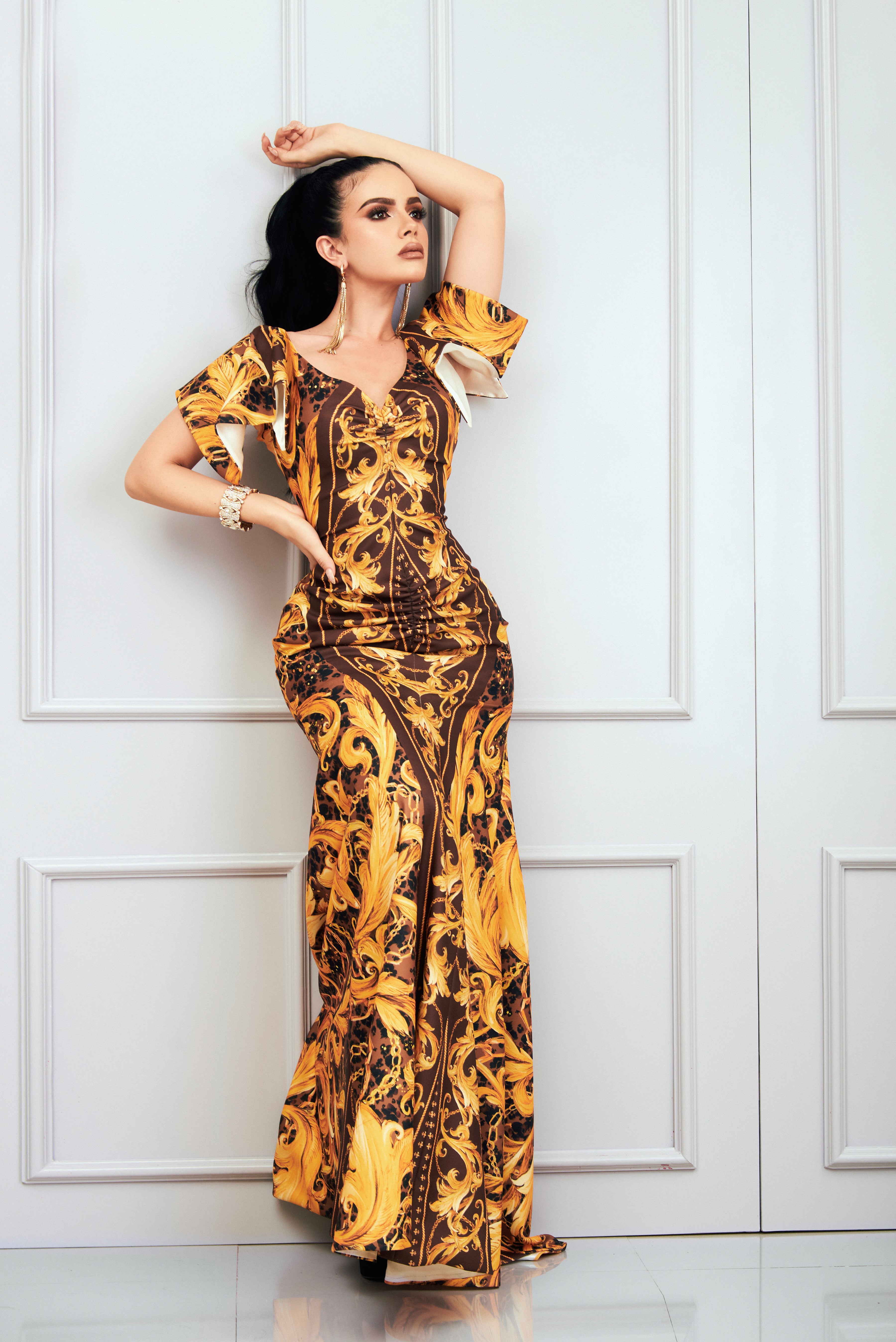 Maxi dress with V neckline in ocher colors - 0