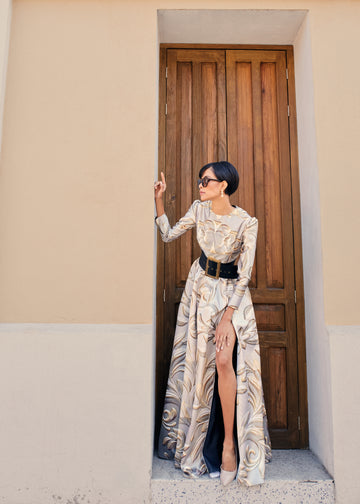 Vestido maxi blanco de manga larga con estampado ocre - 0