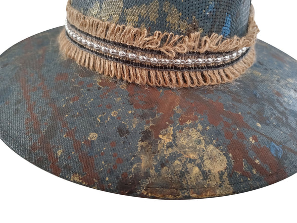 Sombrero gris pintado con cinta