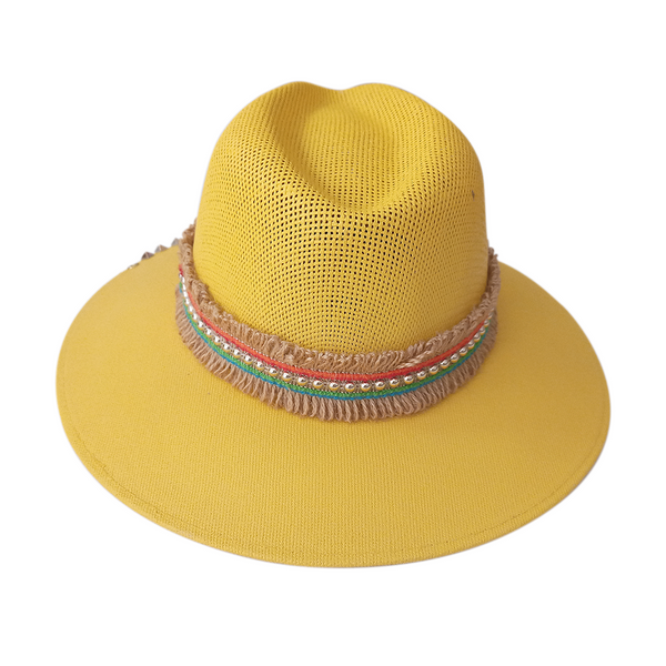 Sombrero amarillo decorado