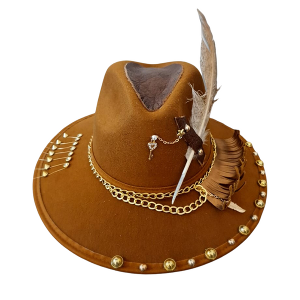 Sombrero de gamuza decorado estilo boho con pluma